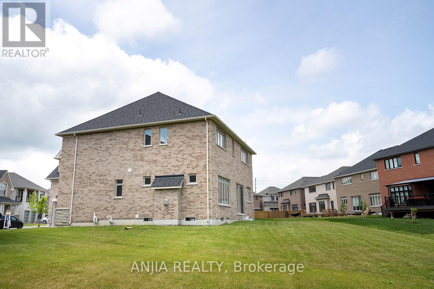 Property at 21 JOINER CIRCLE image 5