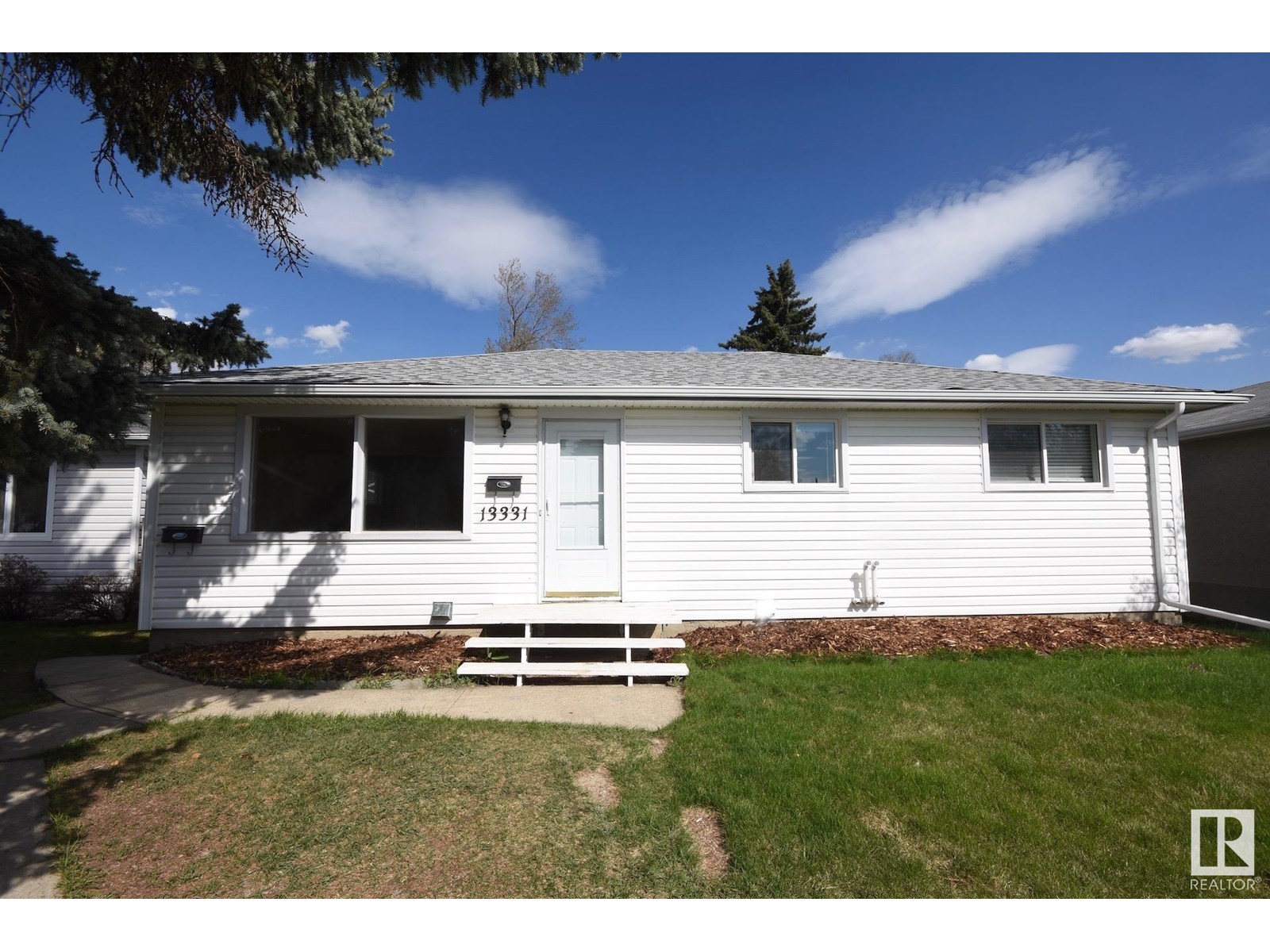 Property at 13331 131 ST NW image 3