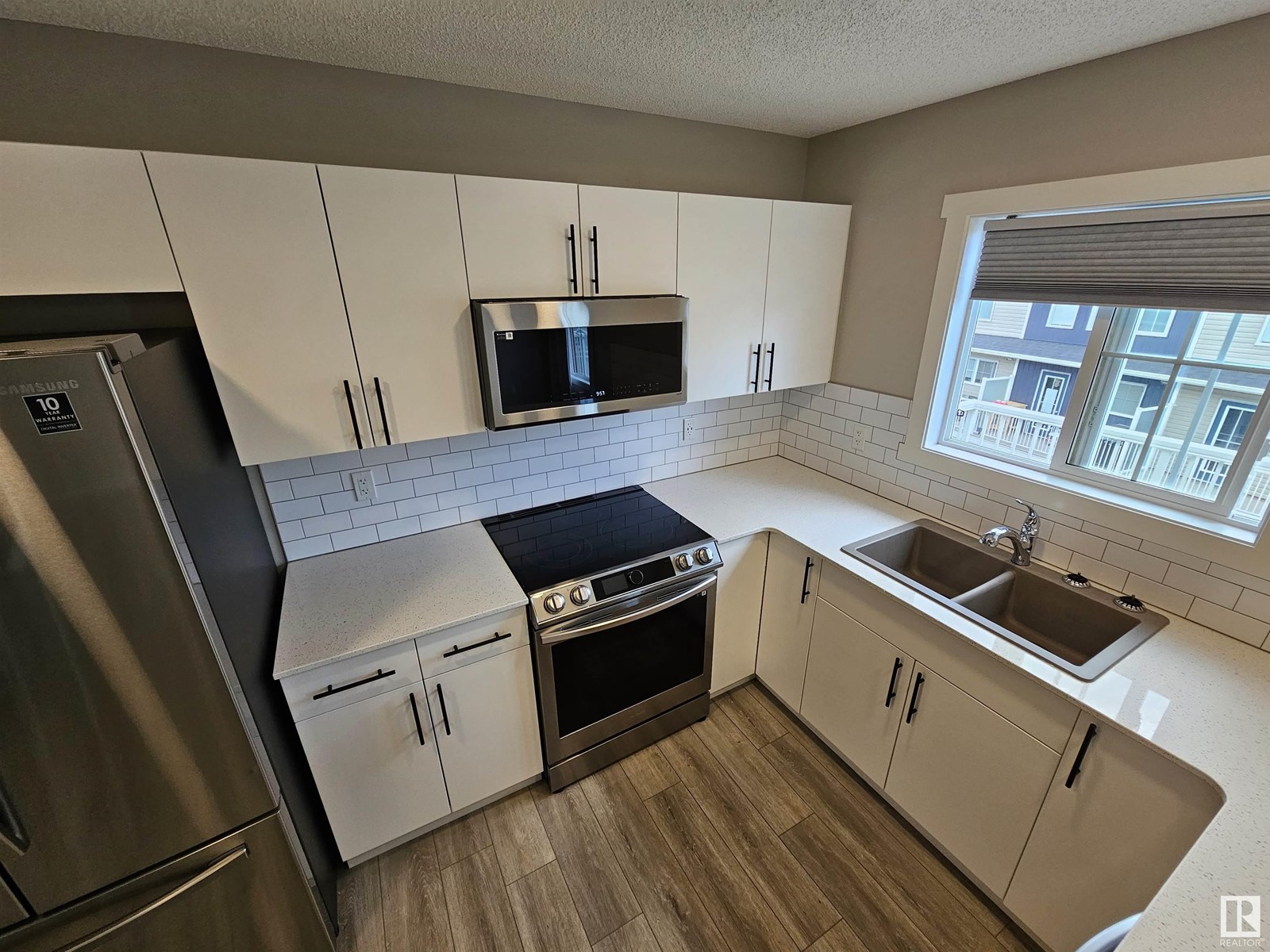 Property at #17 1110 DANIELS LI SW image 3
