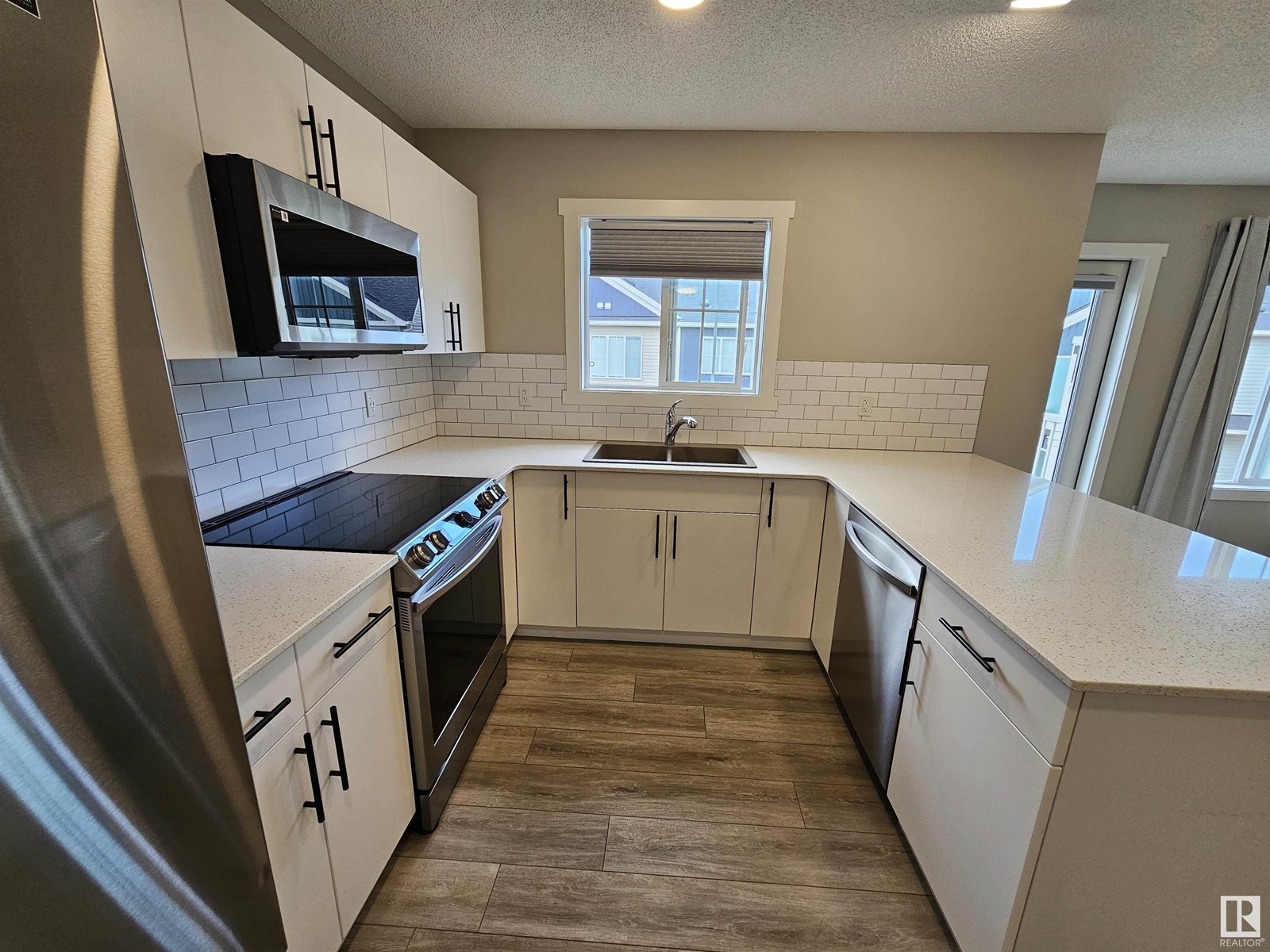 Property at #17 1110 DANIELS LI SW image 2