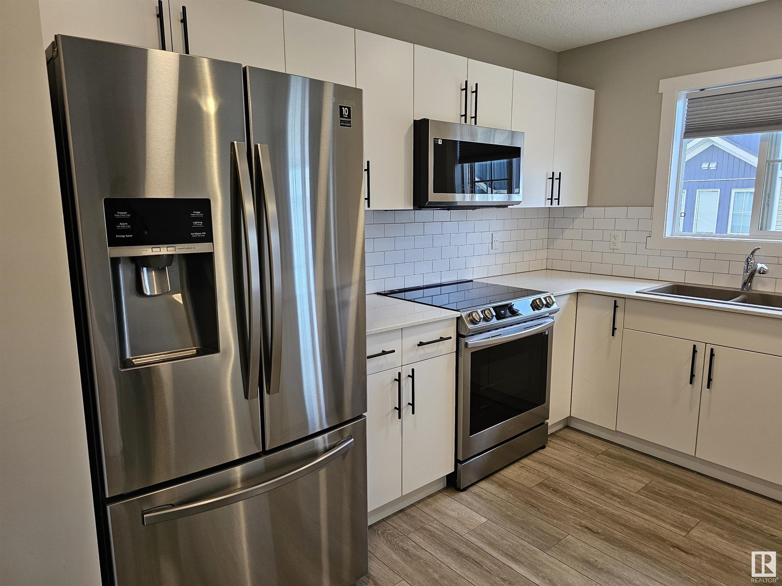 Property at #17 1110 DANIELS LI SW image 4