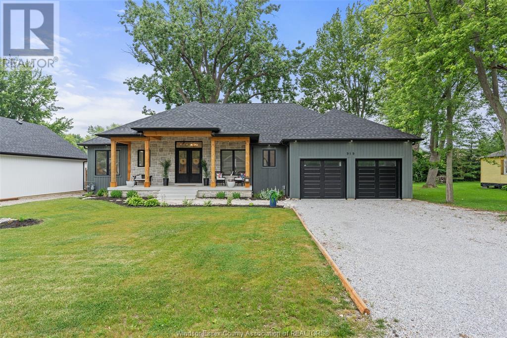 Property at 919 Erie AVENUE West image 2