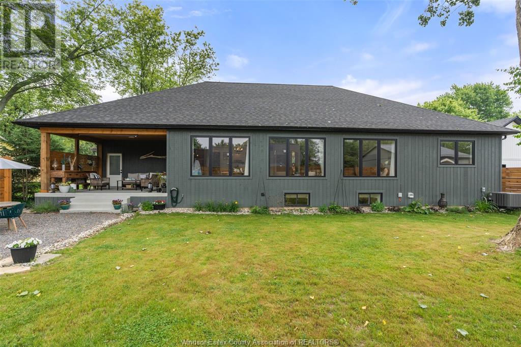 Property at 919 Erie AVENUE West image 5