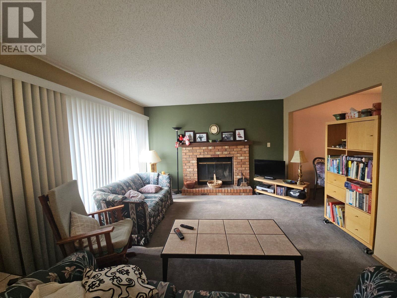 Property at 323 Cottonwood Avenue image 3