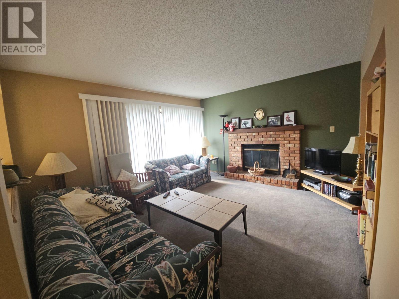 Property at 323 Cottonwood Avenue image 4