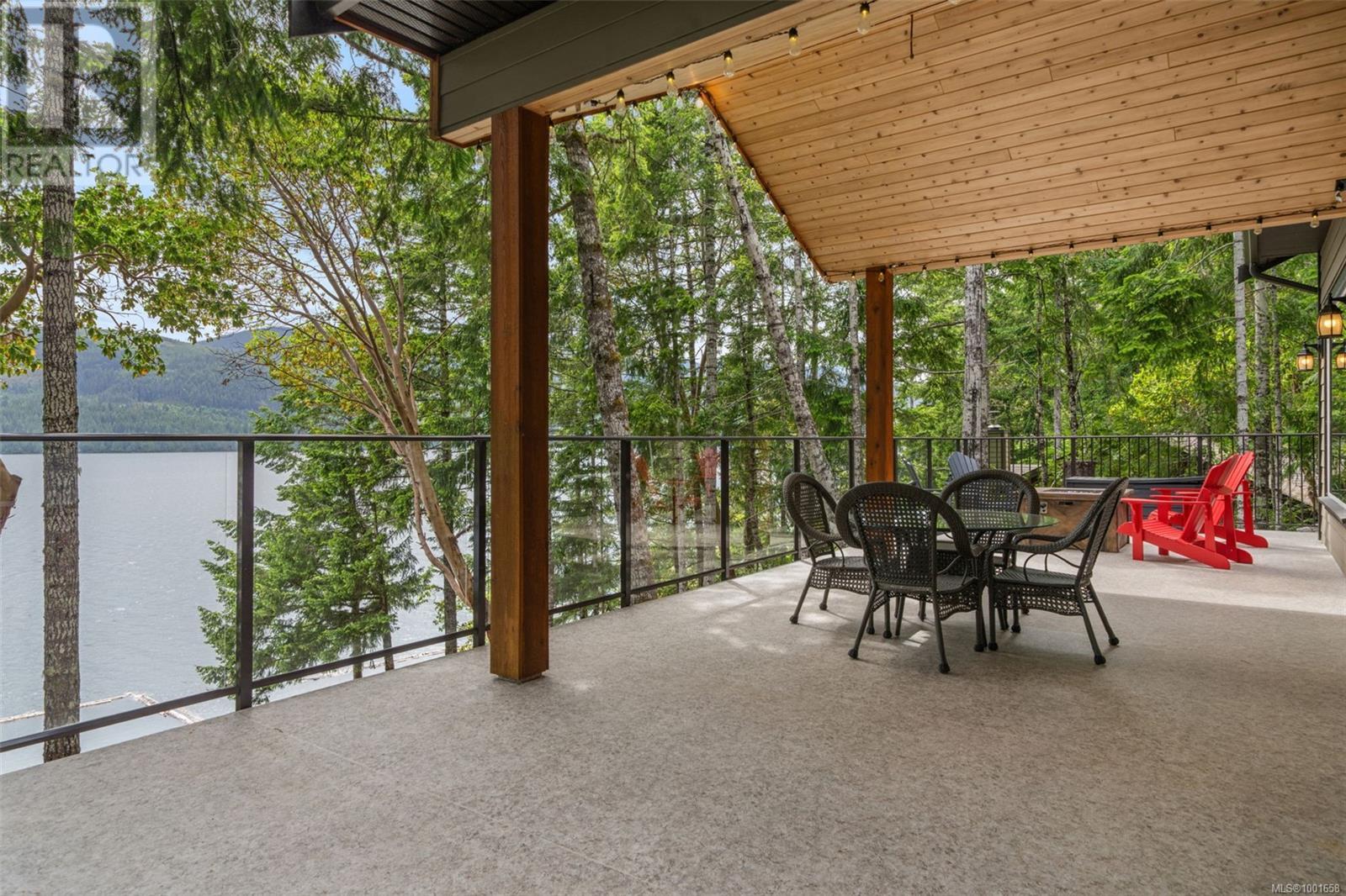 8130 Sa-Seen-Os Cres, Youbou, British Columbia