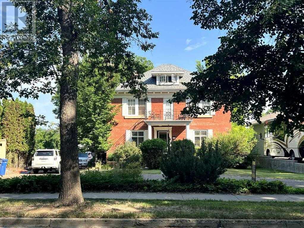 Property at 258 1 Street SE image 2