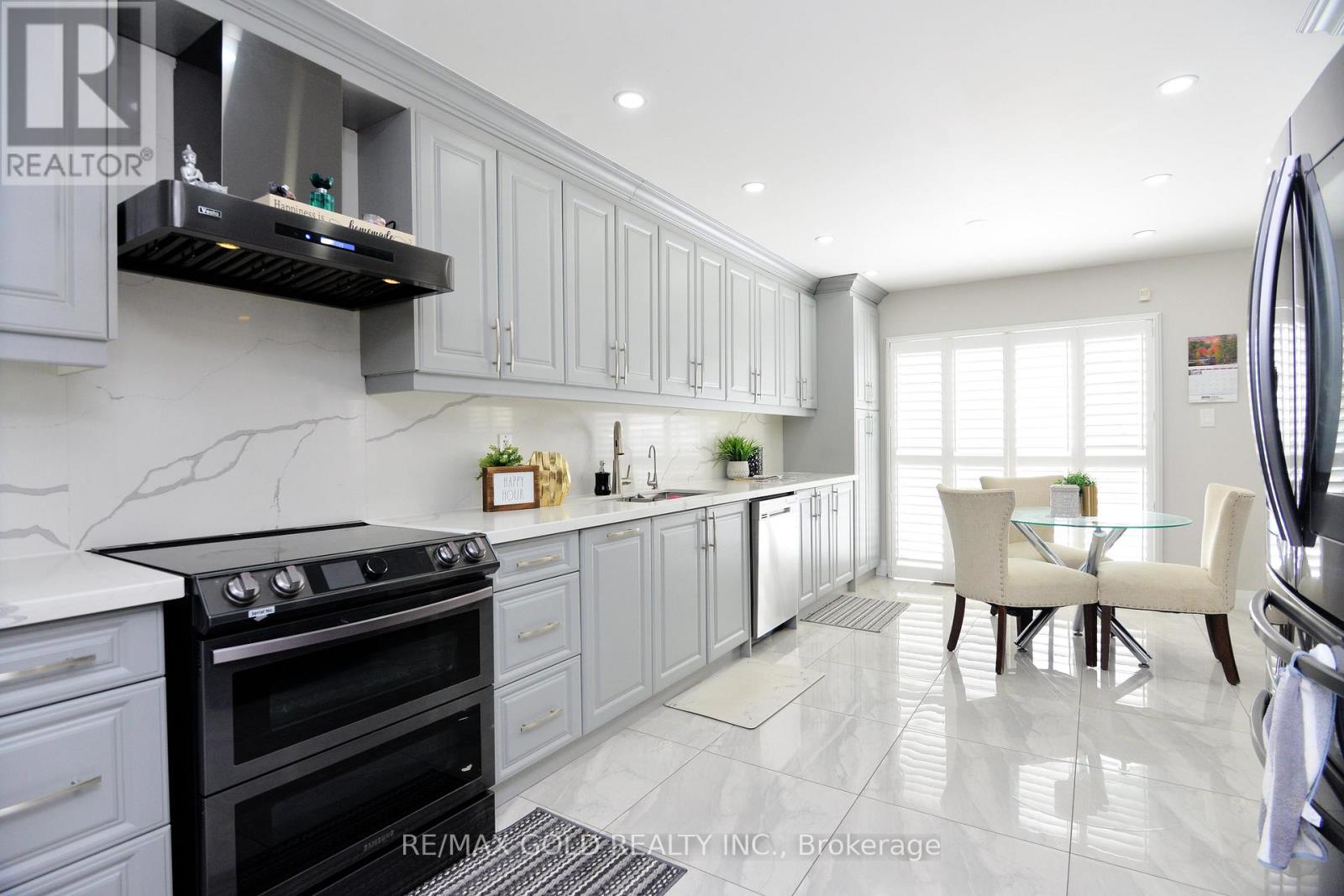 5 Ramsey Lane, Brampton, Ontario  L7A 3P5 - Photo 7 - W12229745