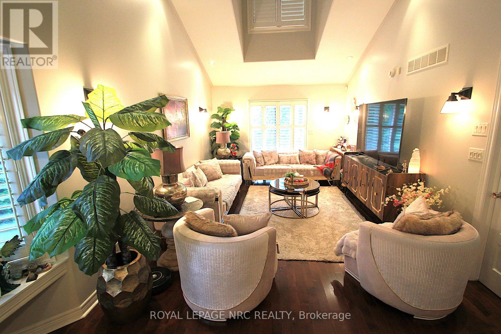 55 Permilla Street, St. Catharines, Ontario  L2S 2G4 - Photo 7 - X12219515