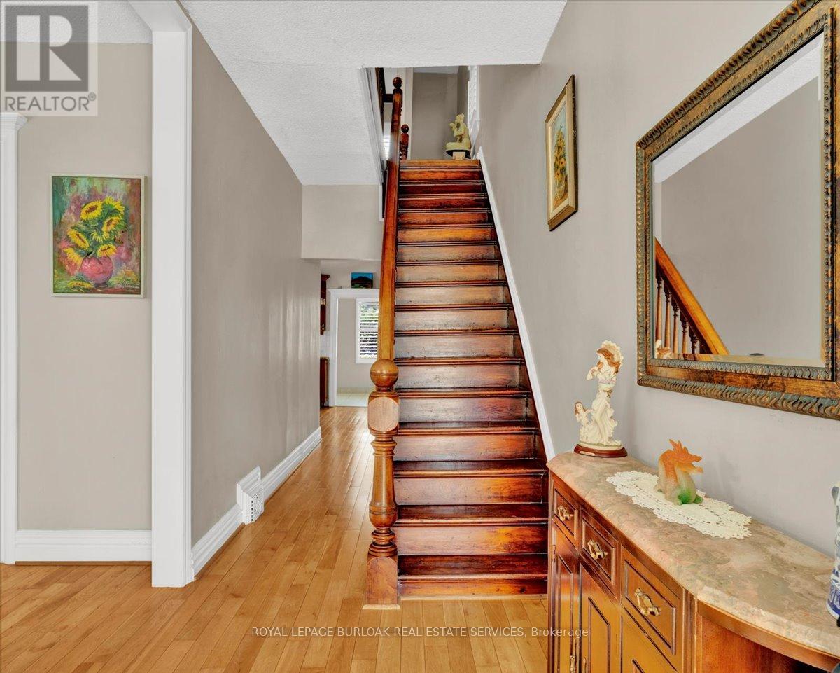 Property at 161 WENTWORTH STREET N image 3