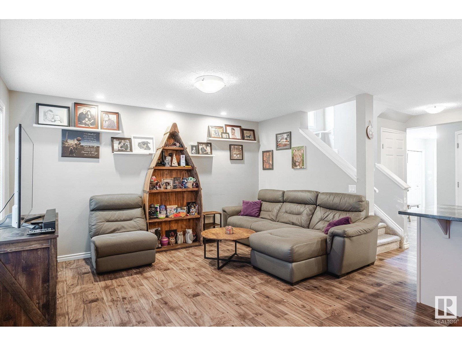 Property at 2424 19A AV NW NW image 3