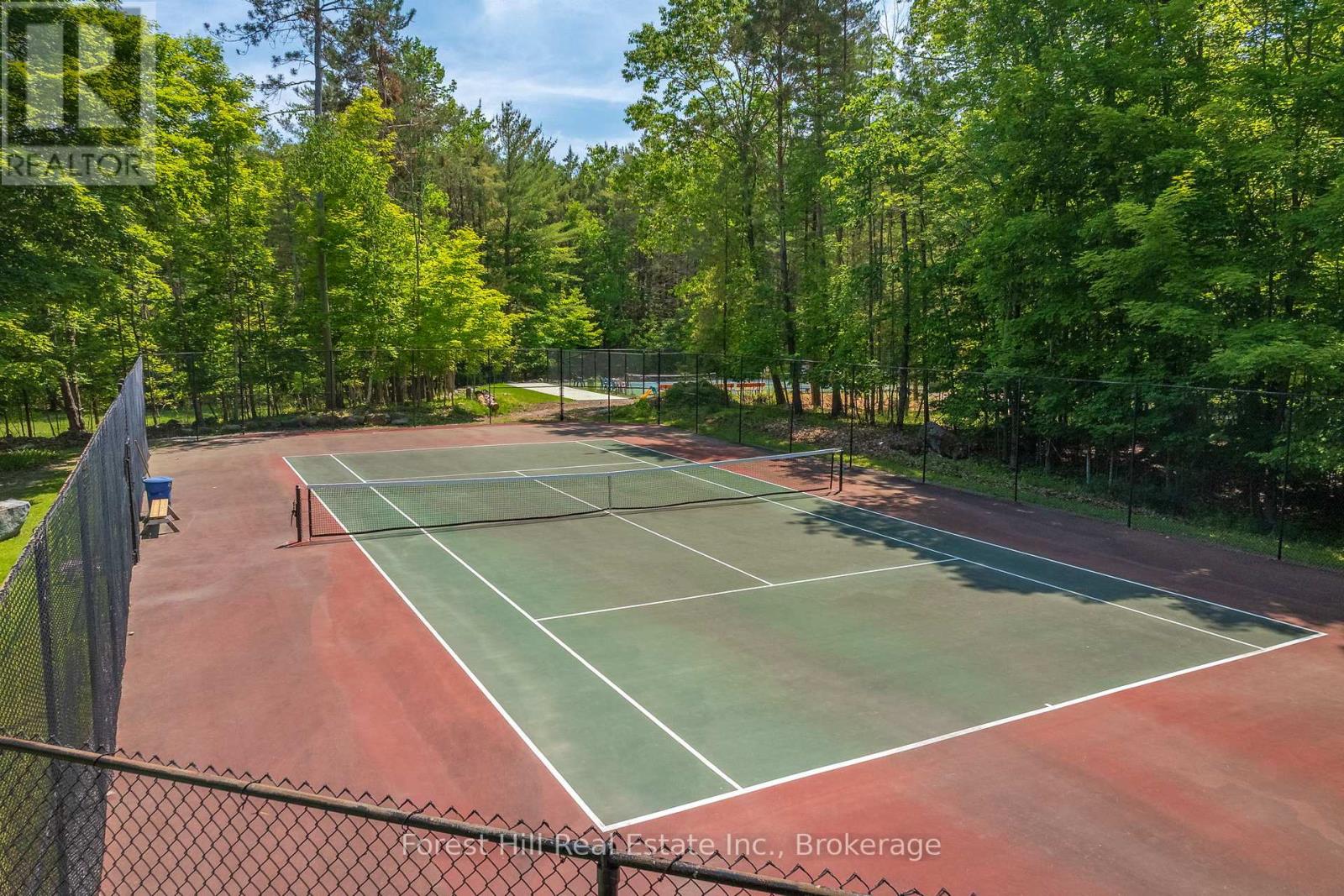 1054 Fair-Lee Park Road, Muskoka Lakes, Ontario  P0B 1G0 - Photo 2 - X12095293
