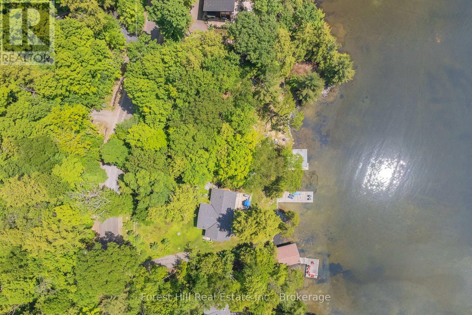 1054 Fair-Lee Park Road, Muskoka Lakes, Ontario  P0B 1G0 - Photo 9 - X12095293