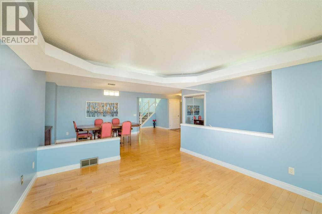 Property at 31 Signal Hill Way SW image 2