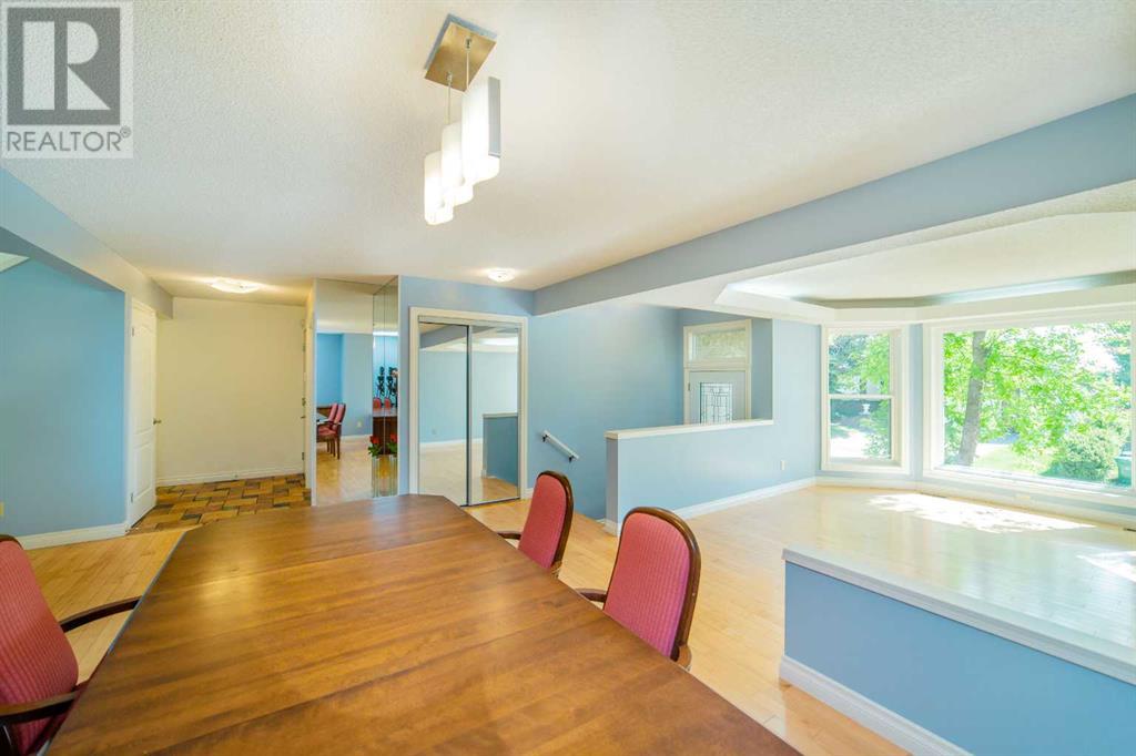 Property at 31 Signal Hill Way SW image 3