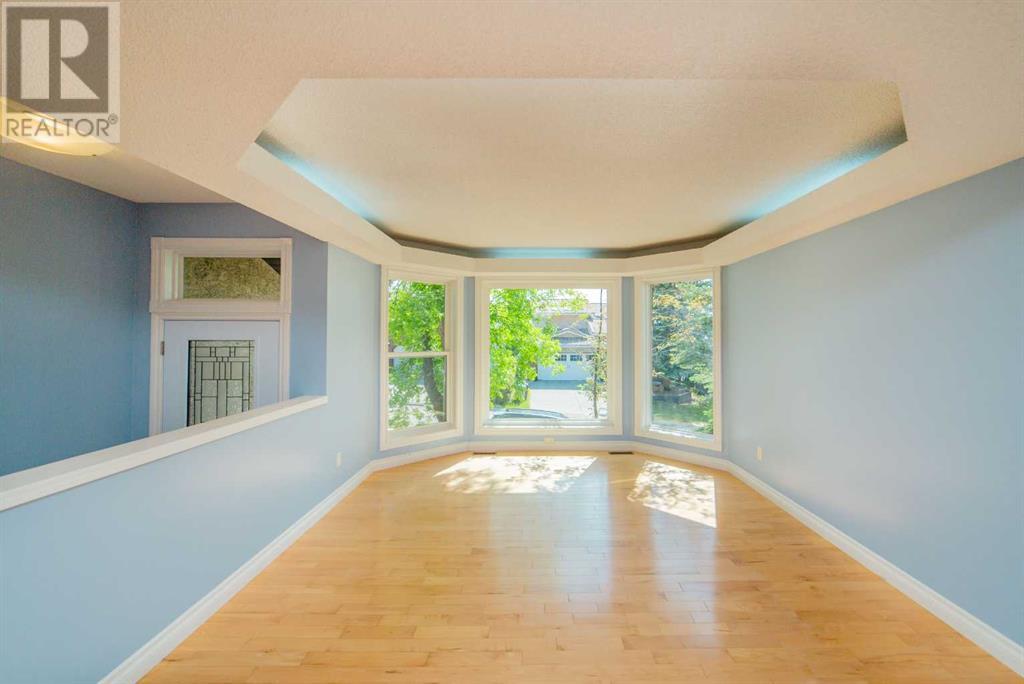 Property at 31 Signal Hill Way SW image 5