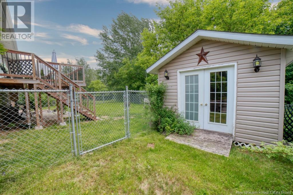 Property at 735 Assumption image 4