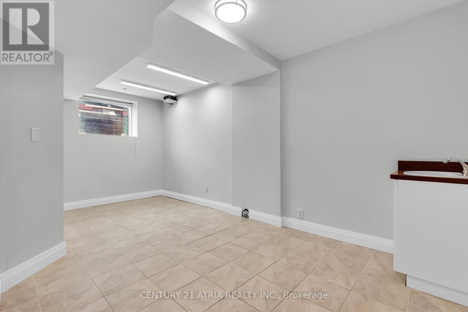 101 - 1590 Yonge Street, Toronto, Ontario  M4T 1Z8 - Photo 13 - C12228498