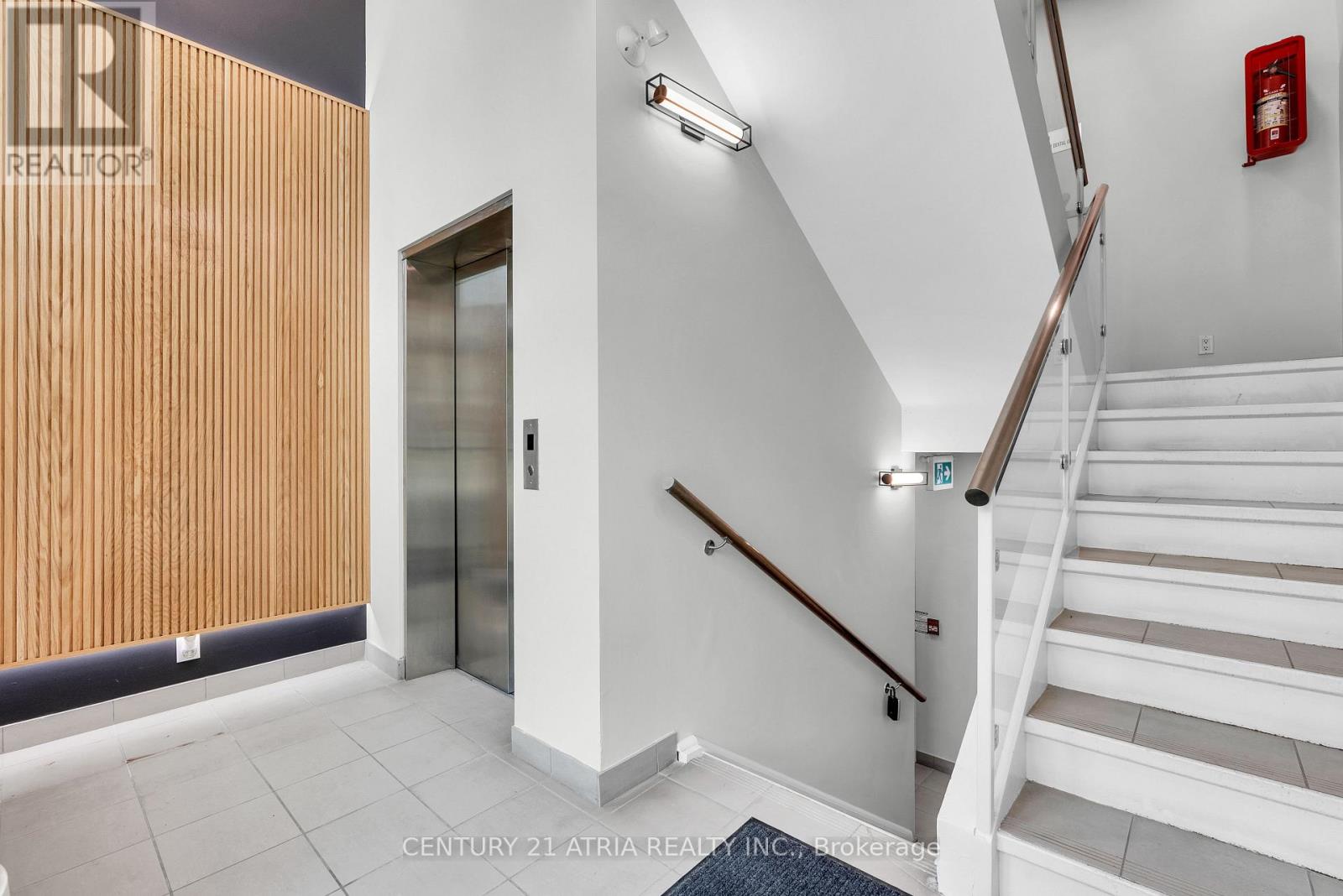 101 - 1590 Yonge Street, Toronto, Ontario  M4T 1Z8 - Photo 4 - C12228498