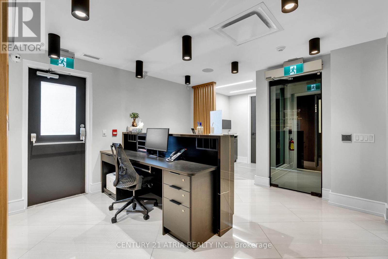 101 - 1590 Yonge Street, Toronto, Ontario  M4T 1Z8 - Photo 8 - C12228498