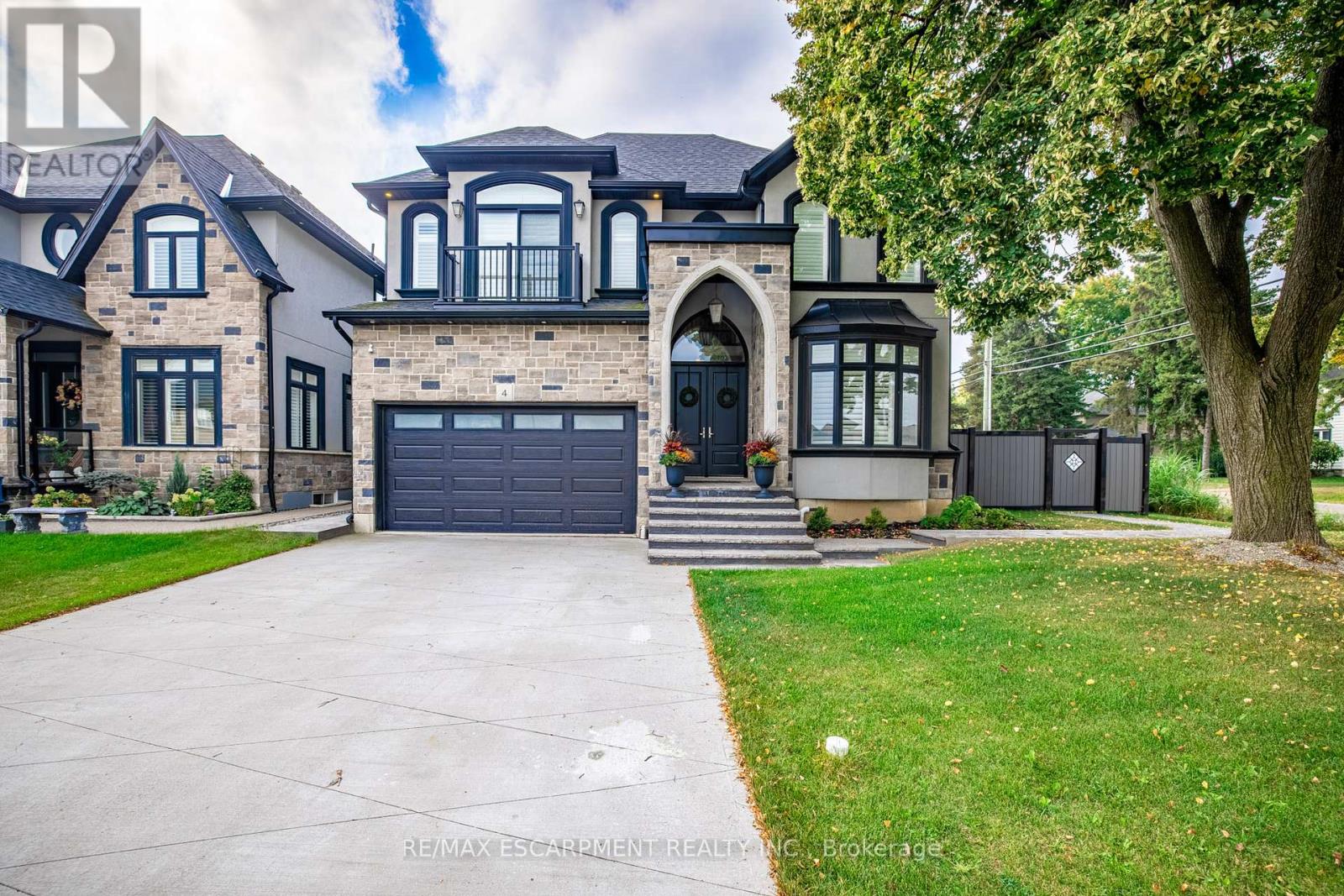 Property at 4 LOCKMAN DRIVE image 1