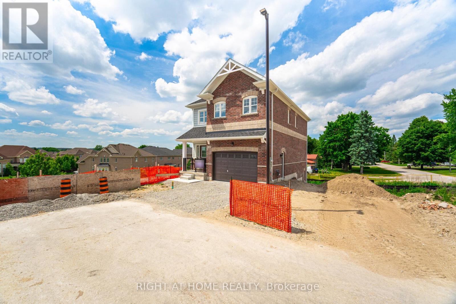 16 Ravenscraig Place, Innisfil (Cookstown), Ontario  L0L 1L0 - Photo 2 - N12050042