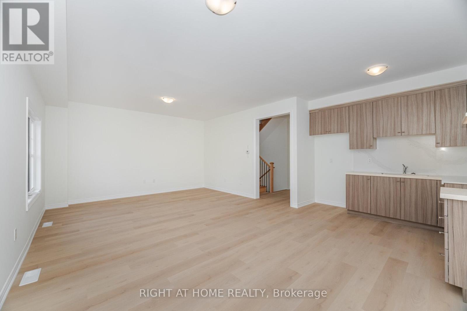 16 Ravenscraig Place, Innisfil (Cookstown), Ontario  L0L 1L0 - Photo 9 - N12050042