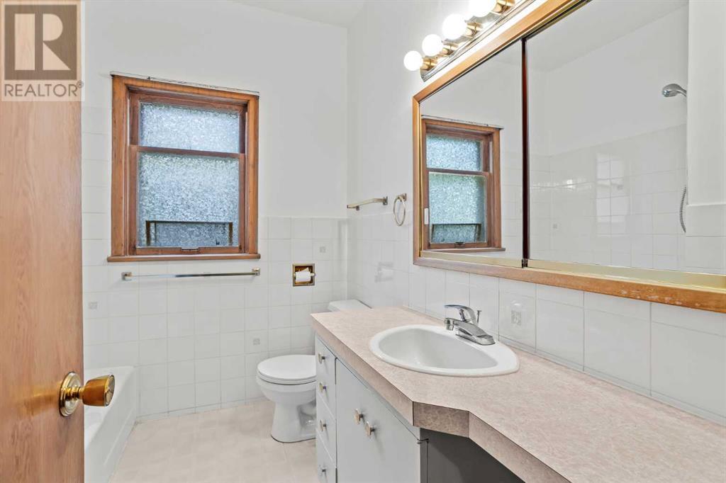 404 Otter Street, Banff, Alberta  T1L 1E3 - Photo 18 - A2232374