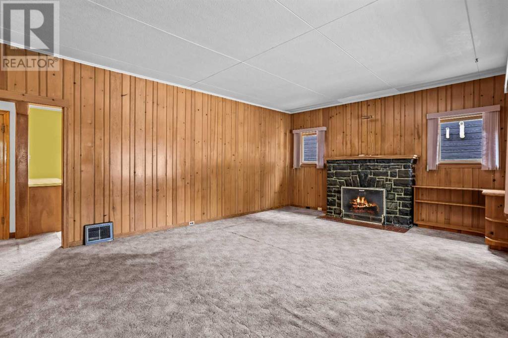 404 Otter Street, Banff, Alberta  T1L 1E3 - Photo 2 - A2232374