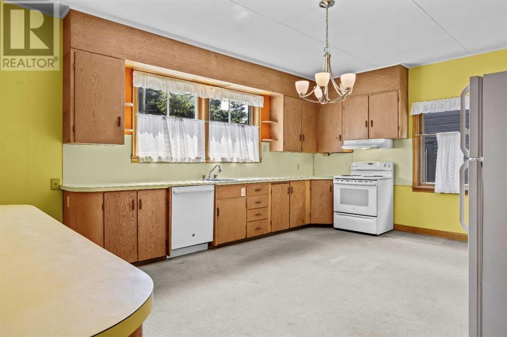 404 Otter Street, Banff, Alberta  T1L 1E3 - Photo 8 - A2232374