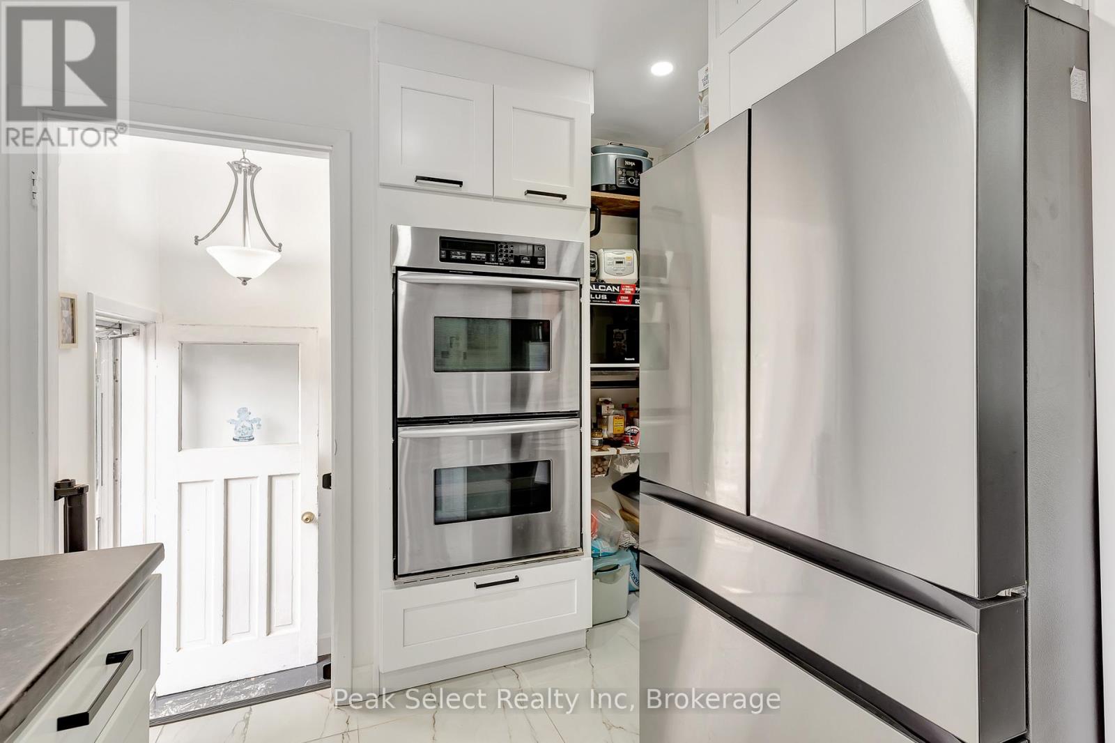 Property at 30 RADFORD AVENUE image 5