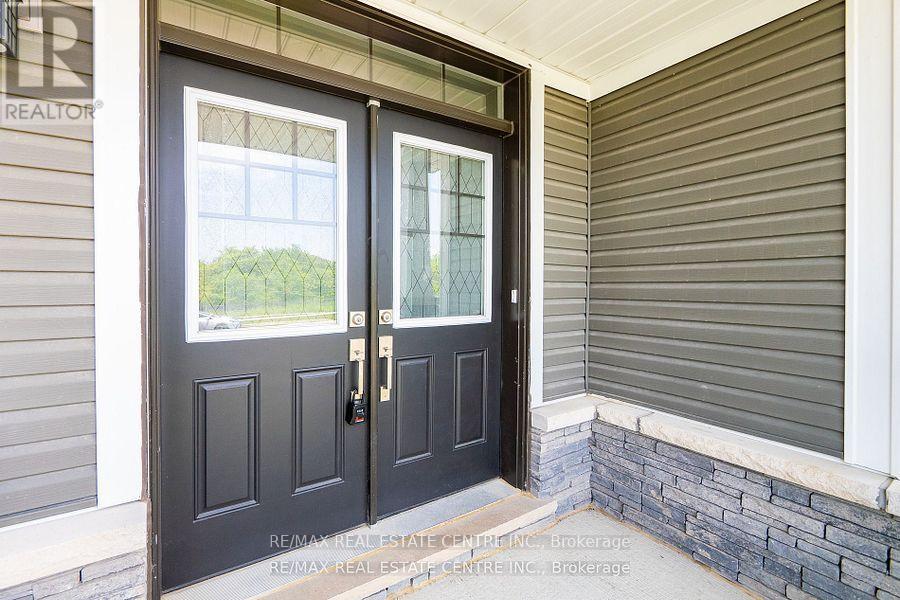 Property at 54 LILAC CIRCLE image 4