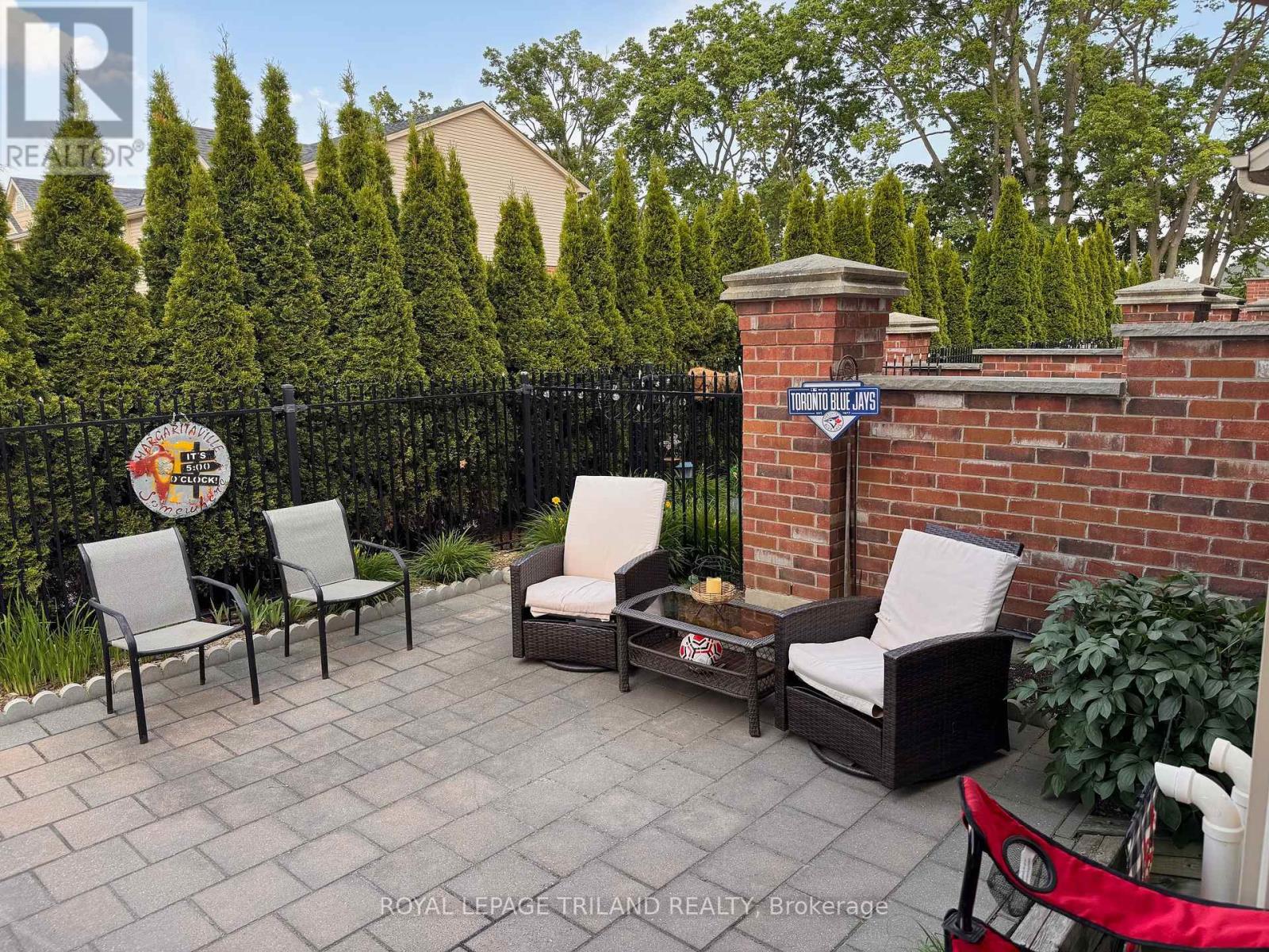 Property at 9 - 1625 PURSER STREET image 3