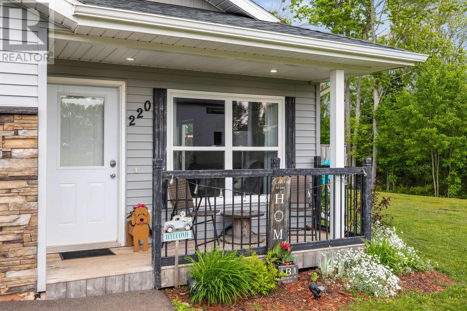 Property at 220 Hollis Avenue image 4