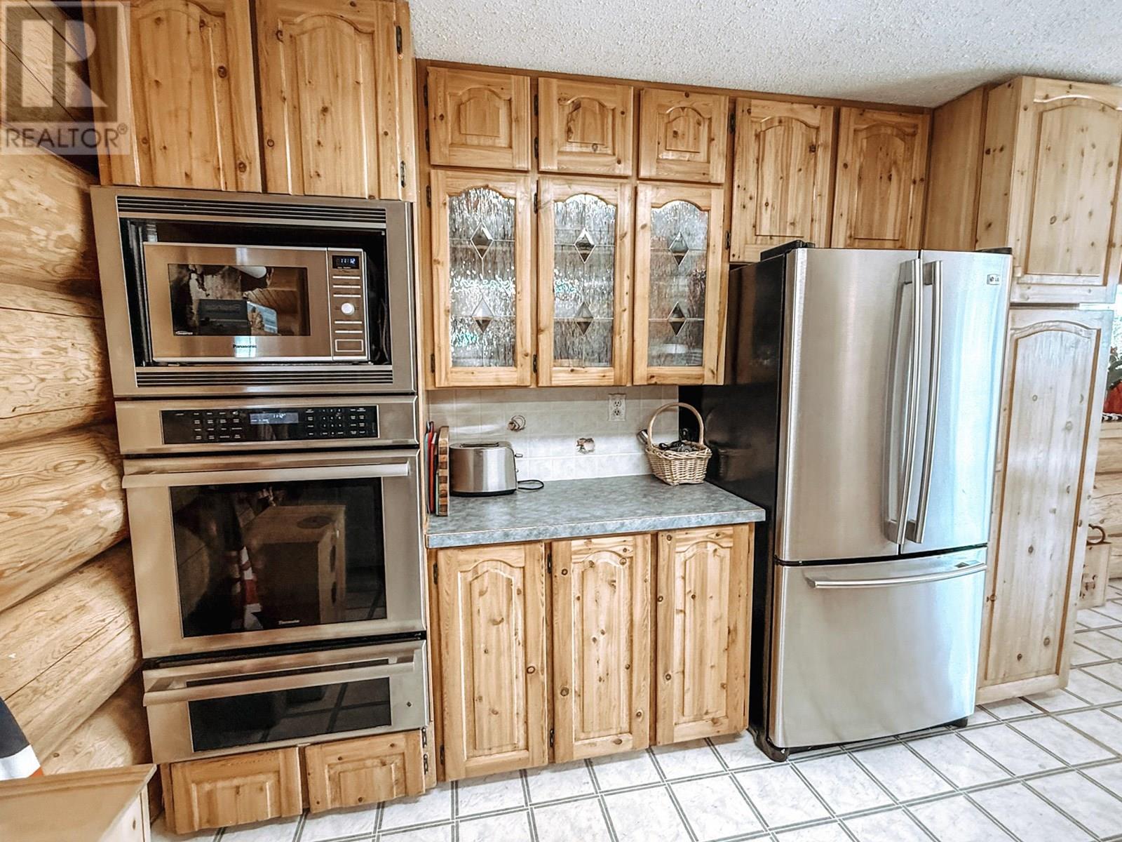 9736 97 Cariboo Highway, Clinton, British Columbia  V0K 1K0 - Photo 12 - 10352263