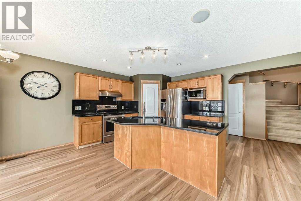 Property at 176 Cranwell Crescent SE image 5