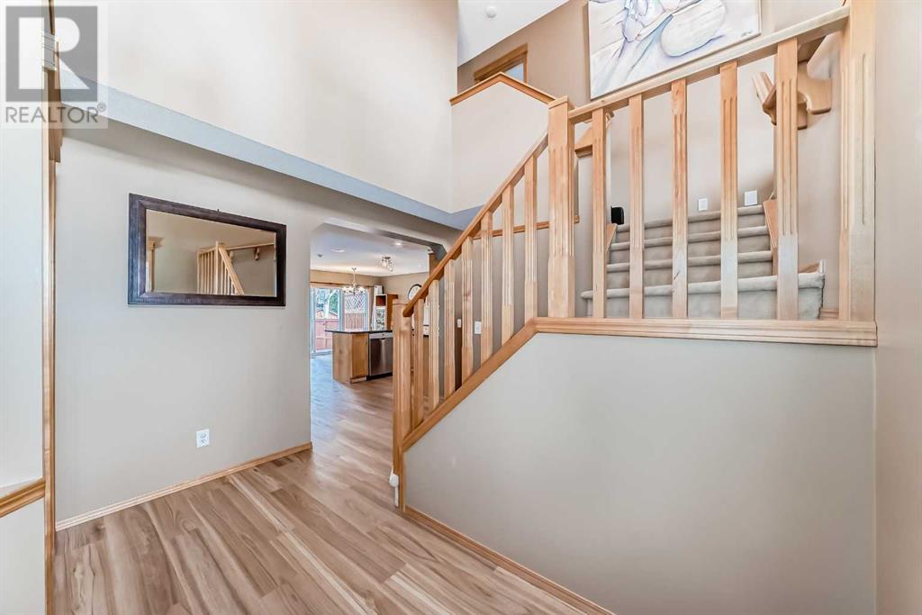 Property at 176 Cranwell Crescent SE image 4