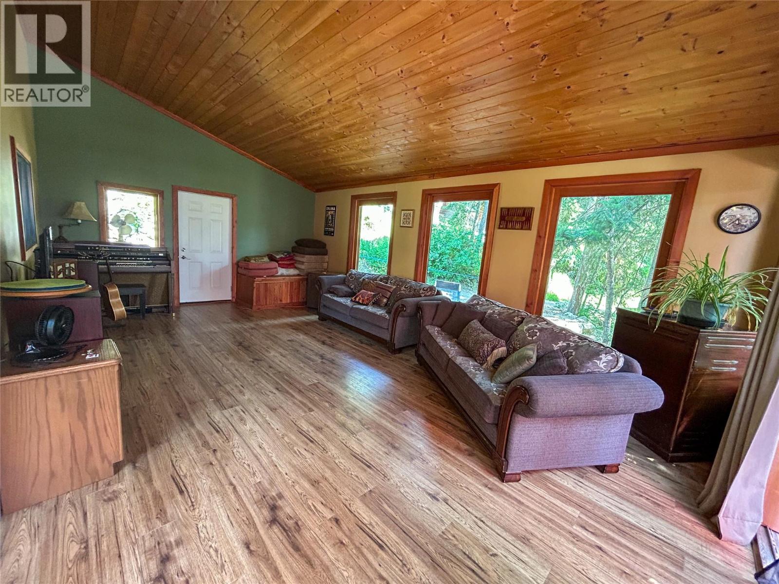 11200 Highway 3a Highway, Sanca, British Columbia  V0B 1A2 - Photo 34 - 10352655