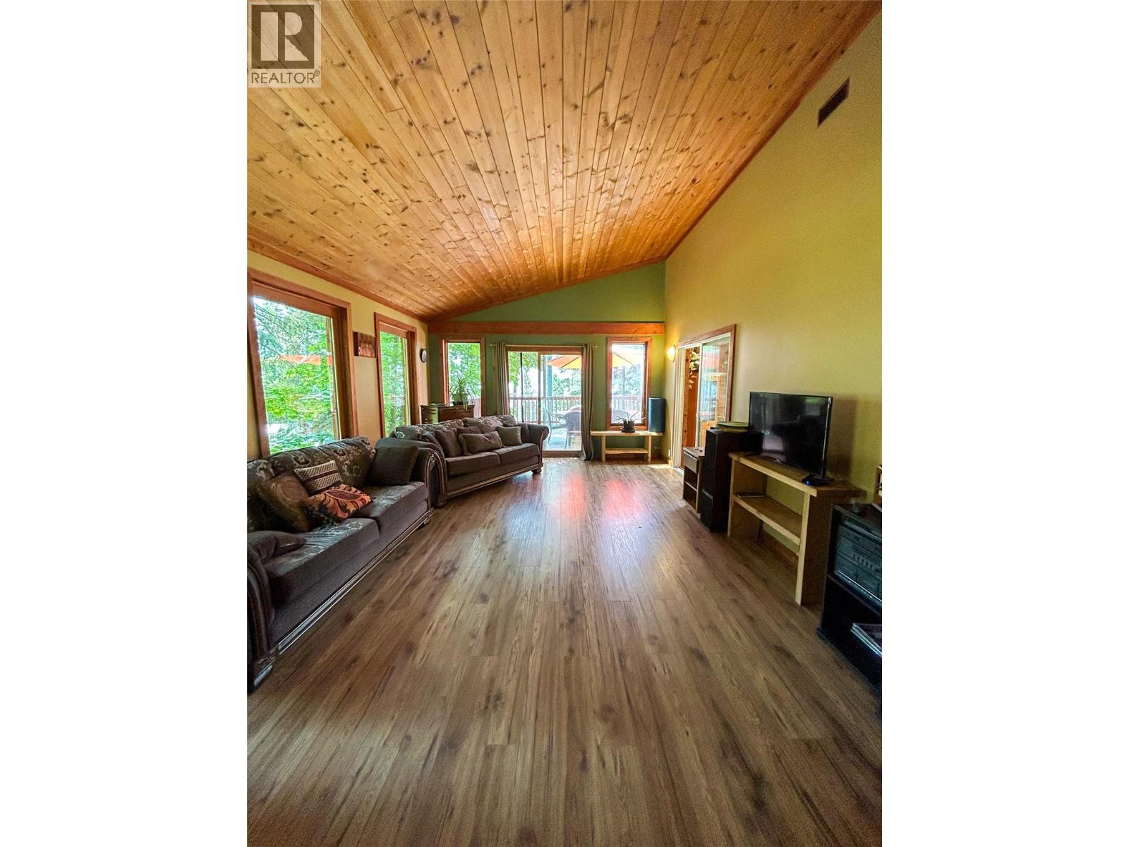 11200 Highway 3a Highway, Sanca, British Columbia  V0B 1A2 - Photo 35 - 10352655