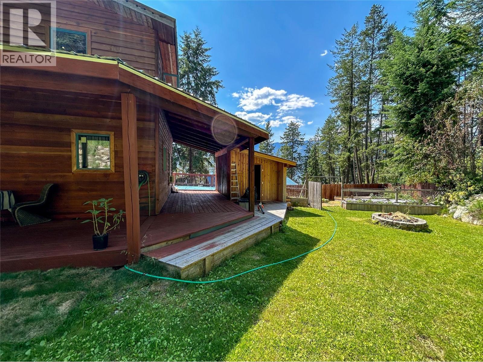 11200 Highway 3a Highway, Sanca, British Columbia  V0B 1A2 - Photo 11 - 10352655