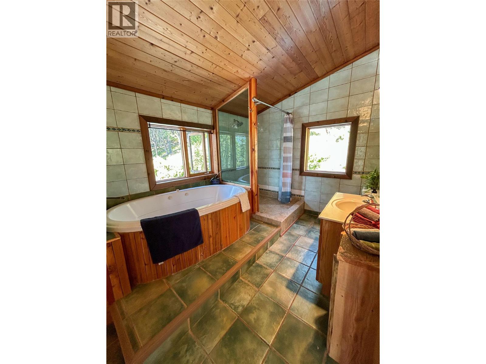 11200 Highway 3a Highway, Sanca, British Columbia  V0B 1A2 - Photo 27 - 10352655