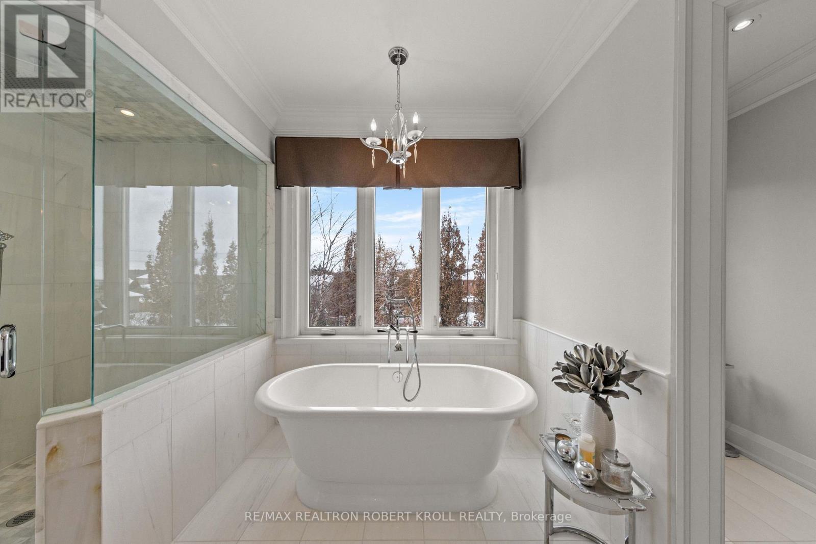 50 Evita Court, Vaughan, Ontario  L4J 8K6 - Photo 32 - N12228400