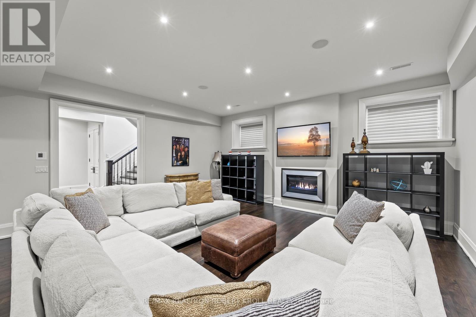 50 Evita Court, Vaughan, Ontario  L4J 8K6 - Photo 38 - N12228400
