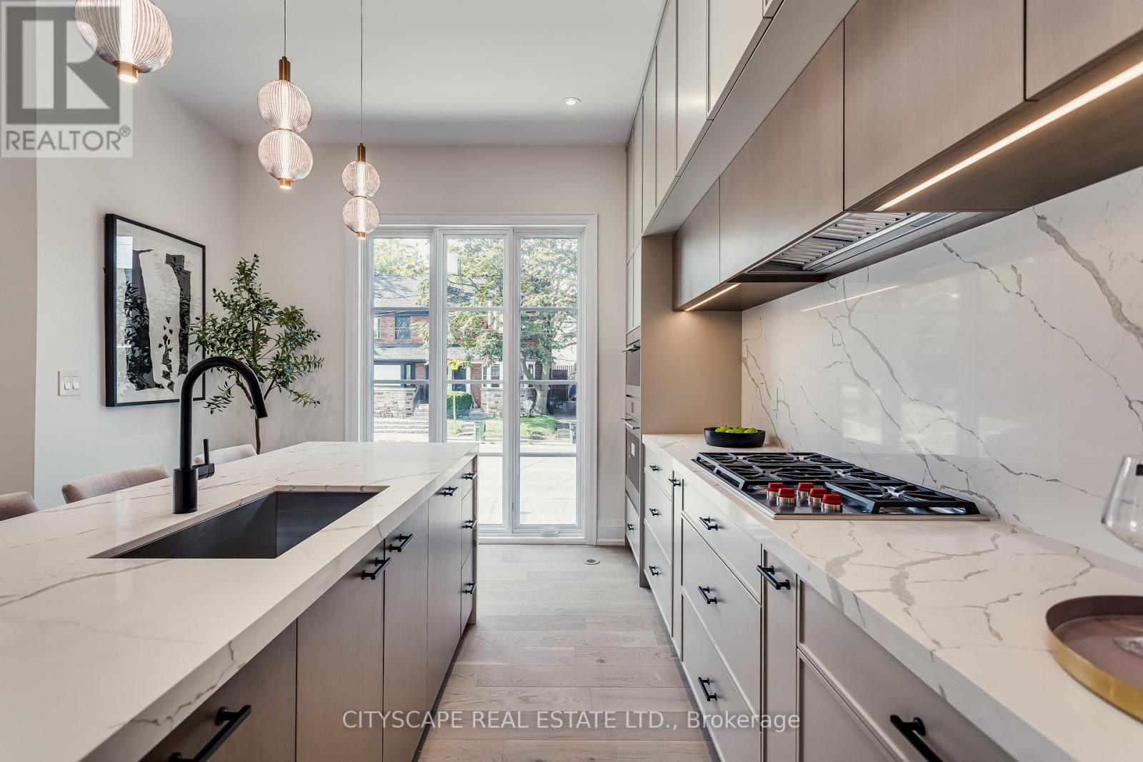 372 Briar Hill Avenue, Toronto (Lawrence Park South), Ontario  M4R 1J2 - Photo 14 - C12229938
