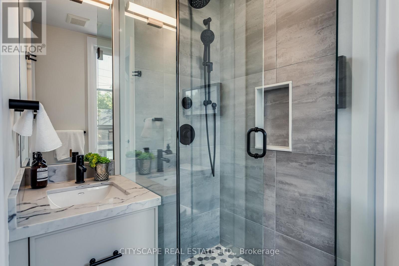 372 Briar Hill Avenue, Toronto (Lawrence Park South), Ontario  M4R 1J2 - Photo 22 - C12229938