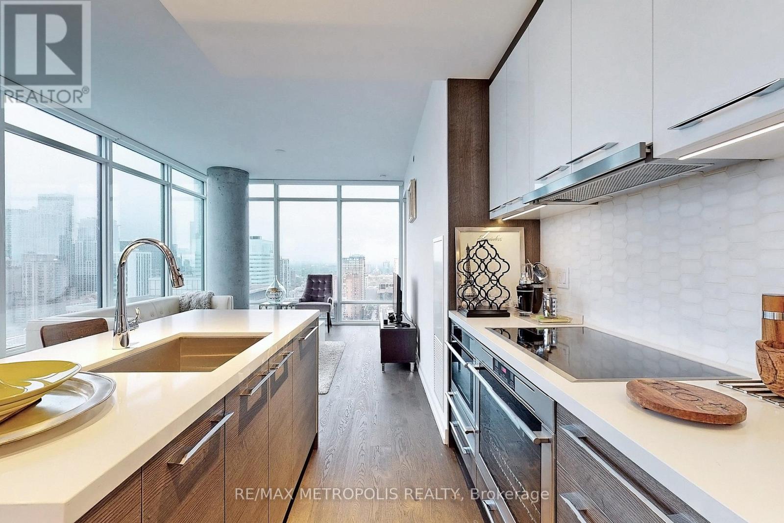 2102 - 488 University Avenue, Toronto, Ontario  M5G 0C1 - Photo 11 - C12230046