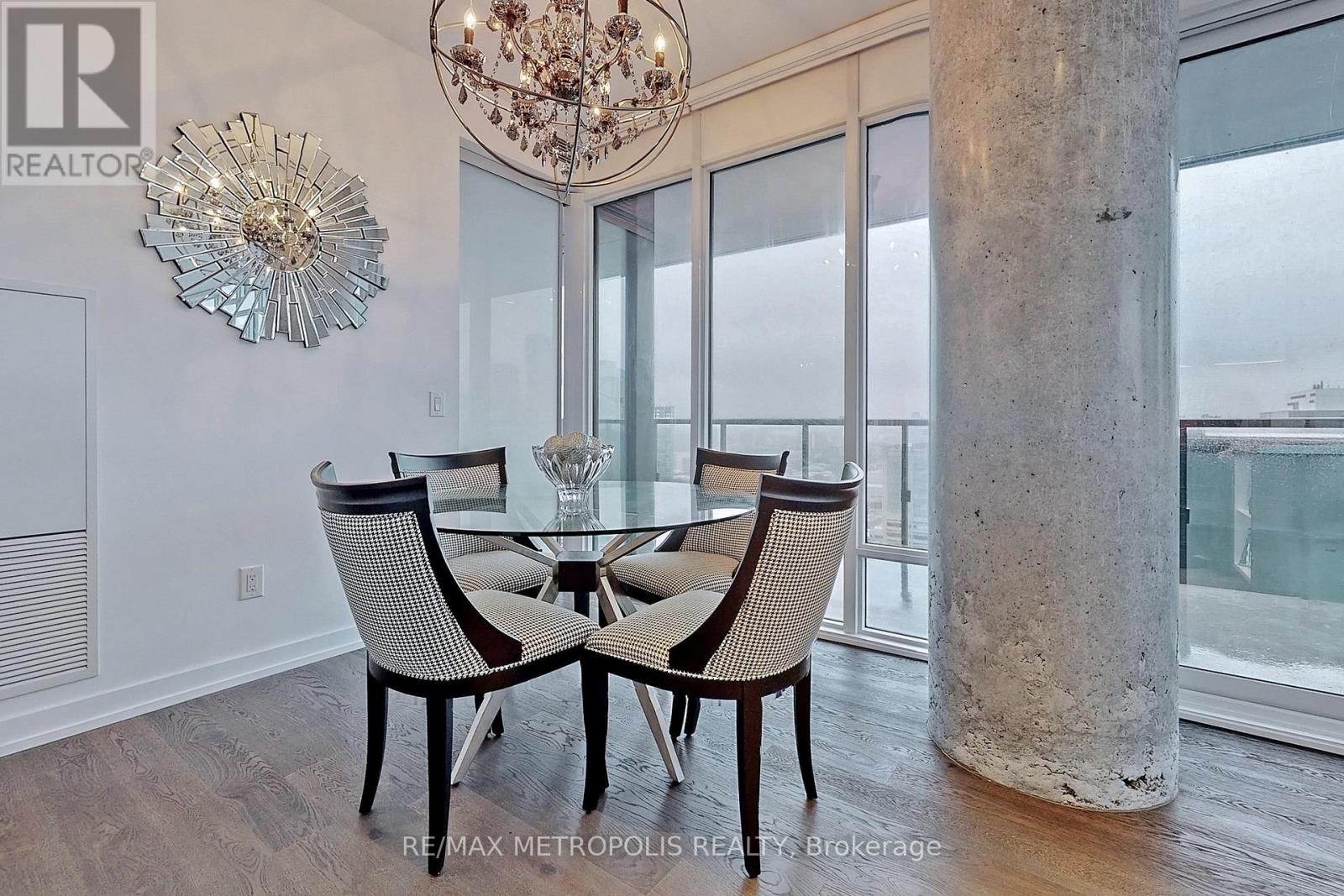 2102 - 488 University Avenue, Toronto, Ontario  M5G 0C1 - Photo 17 - C12230046