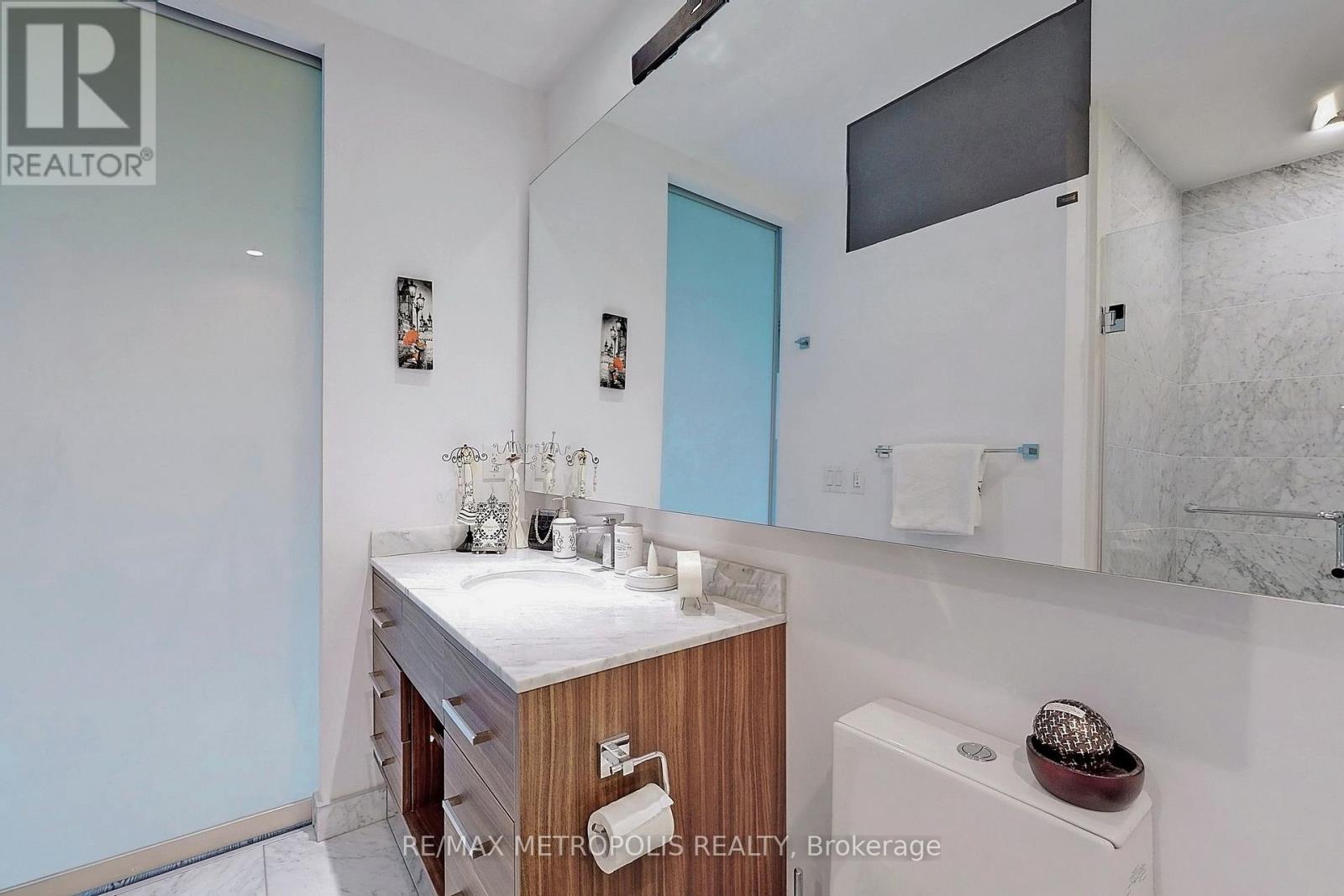 2102 - 488 University Avenue, Toronto, Ontario  M5G 0C1 - Photo 29 - C12230046