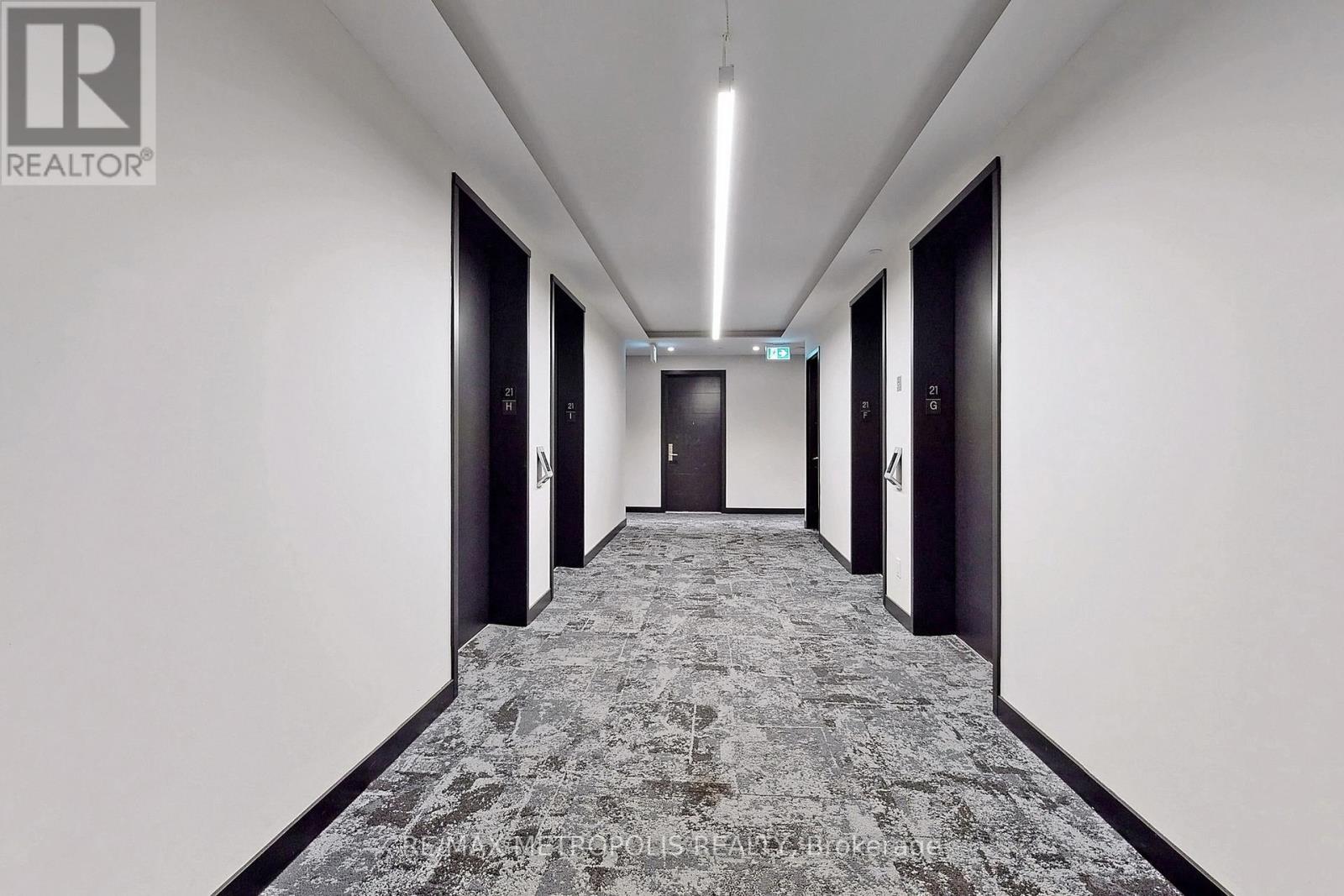 2102 - 488 University Avenue, Toronto, Ontario  M5G 0C1 - Photo 3 - C12230046