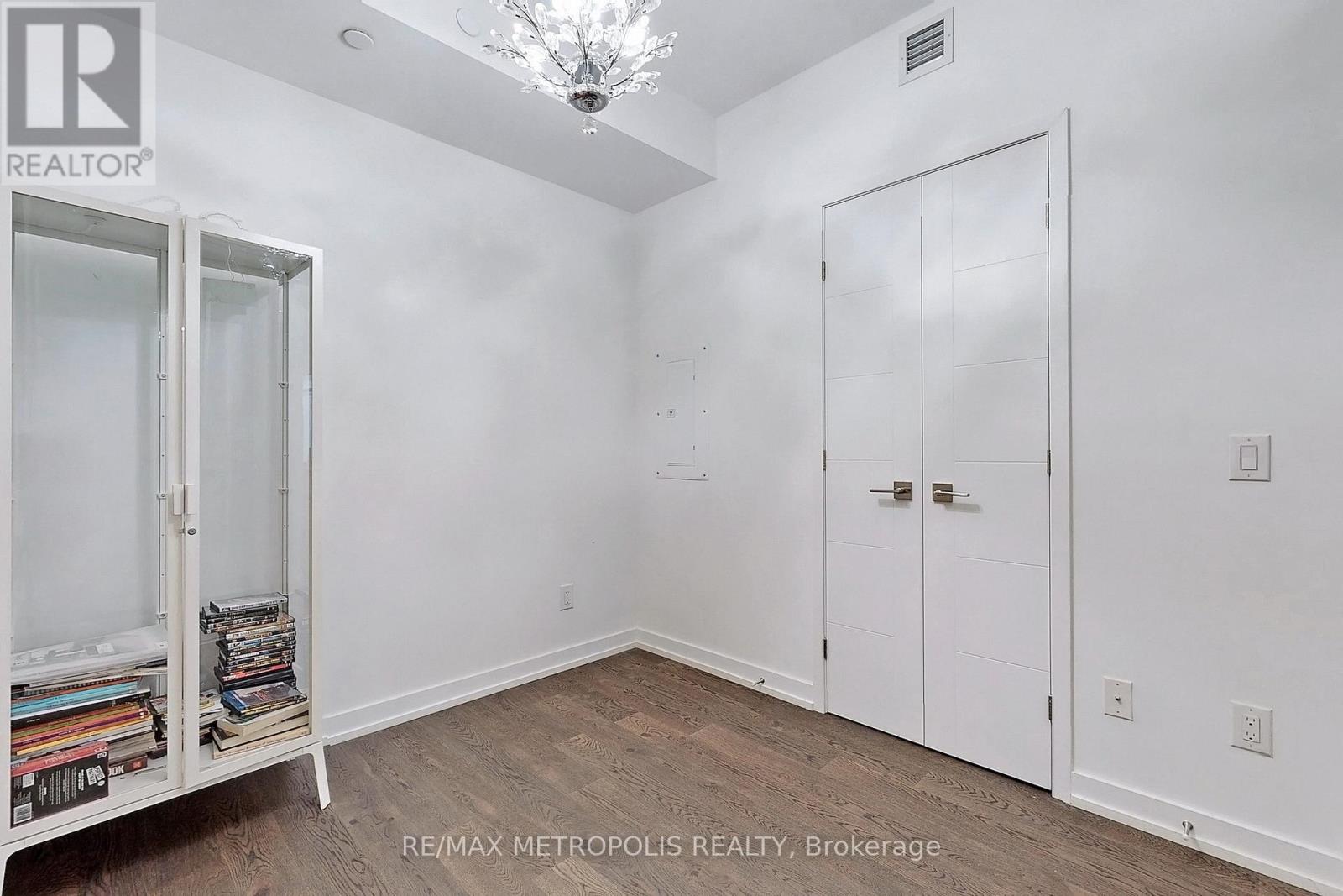 2102 - 488 University Avenue, Toronto, Ontario  M5G 0C1 - Photo 31 - C12230046